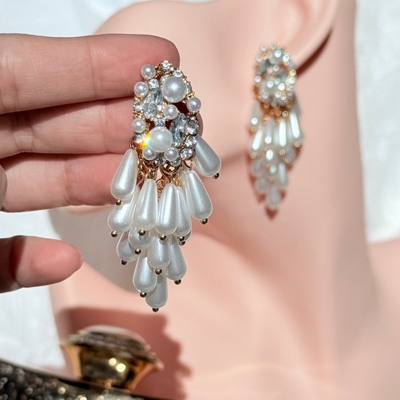 Elegant Pearl and Crystal Drop Earrings - Picture 5 of 5